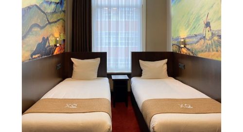 6. Hotel Van Gogh - Standard room with separate twin beds